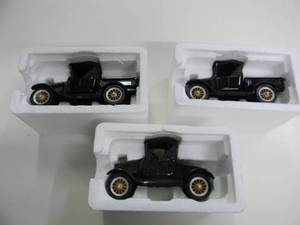 lot 44 image: 3 - NATIONAL MOTOR MUSEUM MINT 132 SCALE - 1925 FORD MODEL T - NEW IN BOX - VERY COOL PIECES - SEE PICTURES