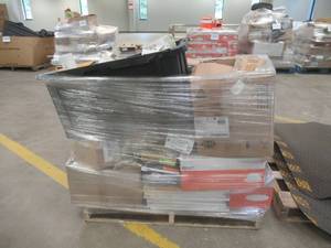 WHOLESALE PALLET OF MIXED LIGHTING (SEE PHOTOS)