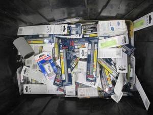 WHOLESALE BIN OF DRILL BITS (BRAND NEW IN RETAIL PACKAGING, SEE PHOTOS)