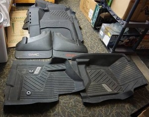 lot 19 image: GMC Floor Mats