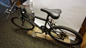 lot 33 image: Mens Bicycle