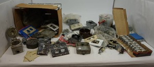 lot 71 image: Electrical Accessories Lot