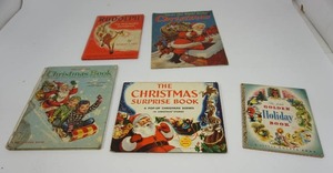 lot 132 image: 5) Vintage Hardcover Childrens Christmas Books Including One PopUp