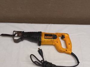 DEWALT RECIPROCATING SAW
