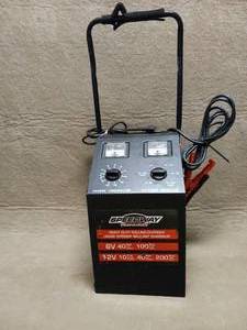 SPEEDWAY BATTERY CHARGER