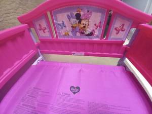 DELTA CHILDREN MINNIE MOUSE BED