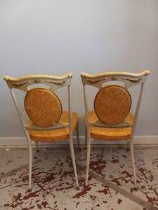 2 VINTAGE CHAIRS