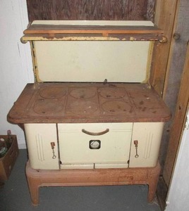 ANTIQUE WOOD STOVE