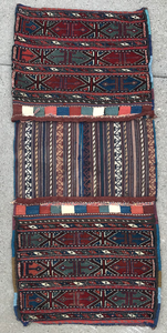 lot 272 image: Handmade Persian Oriental Rug Carpet
