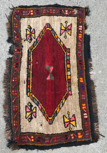 lot 273 image: Handmade Persian Oriental Rug Carpet
