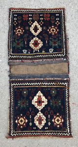 lot 281 image: Handmade Persian Oriental Rug Carpet - bag