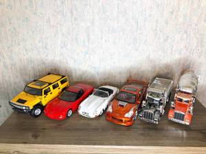 lot 335 image: 6 Larger Scale DIecast Cars