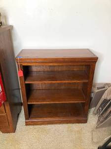 lot 346 image: Wood 3-Shelf Bookcase