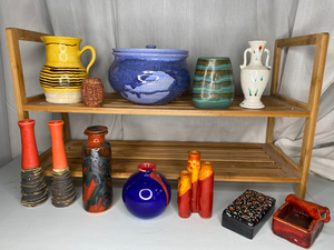 lot 86 image: Grp 12 Mid Century Ceramics