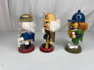 lot 793 image: 3 Small Nutcrackers