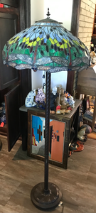 lot 132 image: Stained Glass Floor Lamp - Tiffany Style - Dragonflies