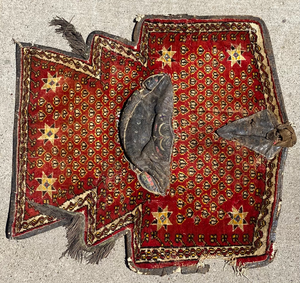 lot 257 image: Rare Handmade Persian Oriental Camel Saddle Rug Carpet