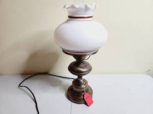 lot 413 image: Faux Oil Table Lamp