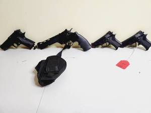 lot 184 image: Group of 4 Airsoft Guns