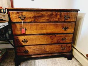 lot 178 image: Chippendale Style Chest of Drawers Dresser