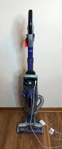 lot 364 image: Black and Decker Pet Vacuum