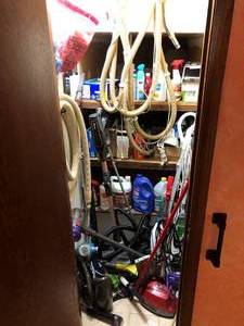 lot 370 image: All Contents of Cleaning Cupboard