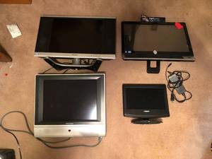 lot 516 image: 4 Flat Screen Monitors