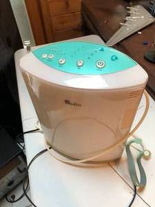 lot 513 image: Zadro Personal Oxygen Bar