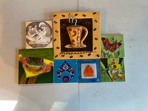 lot 16 image: Grp 18 Decorative Ceramic Tiles