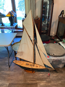lot 34 image: Large British Regatta Yacht Model