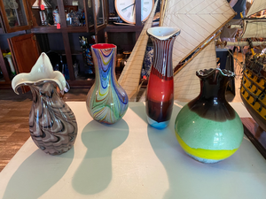 lot 46 image: 10 Large Art Glass Vases