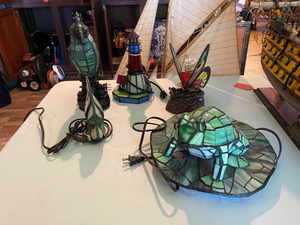 lot 53 image: 5 Tiffany Style Stained Glass Table Lamps