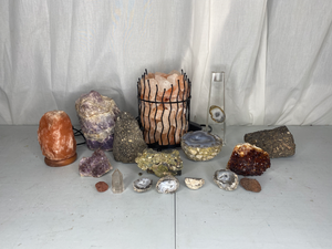 lot 108 image: 17 Rocks and Crystals