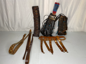 lot 110 image: 6 Southwest Style Leather Objects