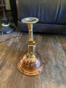 lot 146 image: Brass Ship Style Light Fixture