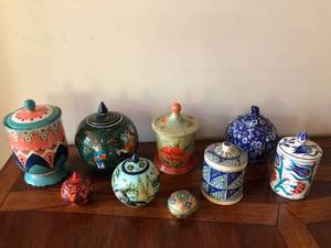 lot 54 image: 9 Decorative Lidded Urns and Vases