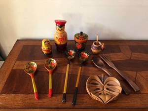 lot 588 image: 11 Russian and Russian Style Wooden Decor Items