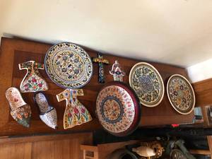 lot 589 image: 11 Decorative Ceramic Pieces, Some Middle Eastern