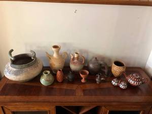 lot 591 image: 13 Studio Pottery Pieces