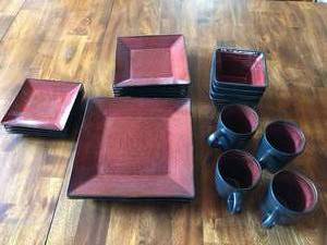 lot 228 image: Oneida Tremiti Reactive Glazed 20 pc. Stoneware Dinner Set