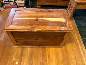 lot 599 image: Wood Storage Chest