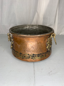 lot 165 image: Large Double Handled Metal Basin