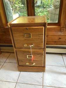 lot 441 image: 2 Drawer Wood Filing Cabinet