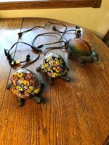 lot 629 image: 3 Reptile Lamps - 2 Matching Turtles, 1 Dinosaur