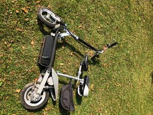 lot 719 image: Quazar Electric Scooter