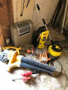 lot 720 image: Group of Outdoor Power Tools