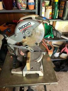 lot 724 image: Ridgid Table Top Miter Saw