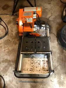 lot 723 image: Chicago Tools Tile Saw
