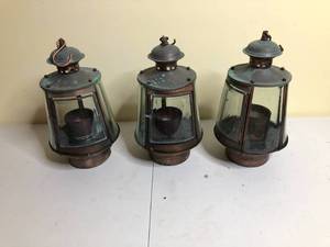 lot 743 image: Set of Hanging Lanterns