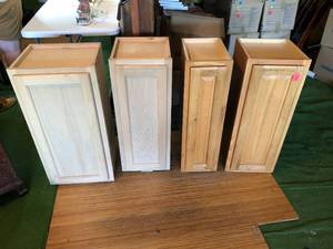 lot 775 image: 4 Cabinets - 2 Unfinished Oak, 2 Golden Oak Finish